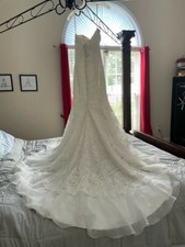 Wedding dress size 8, strapless; David's Bridal Galina Signature; worn once