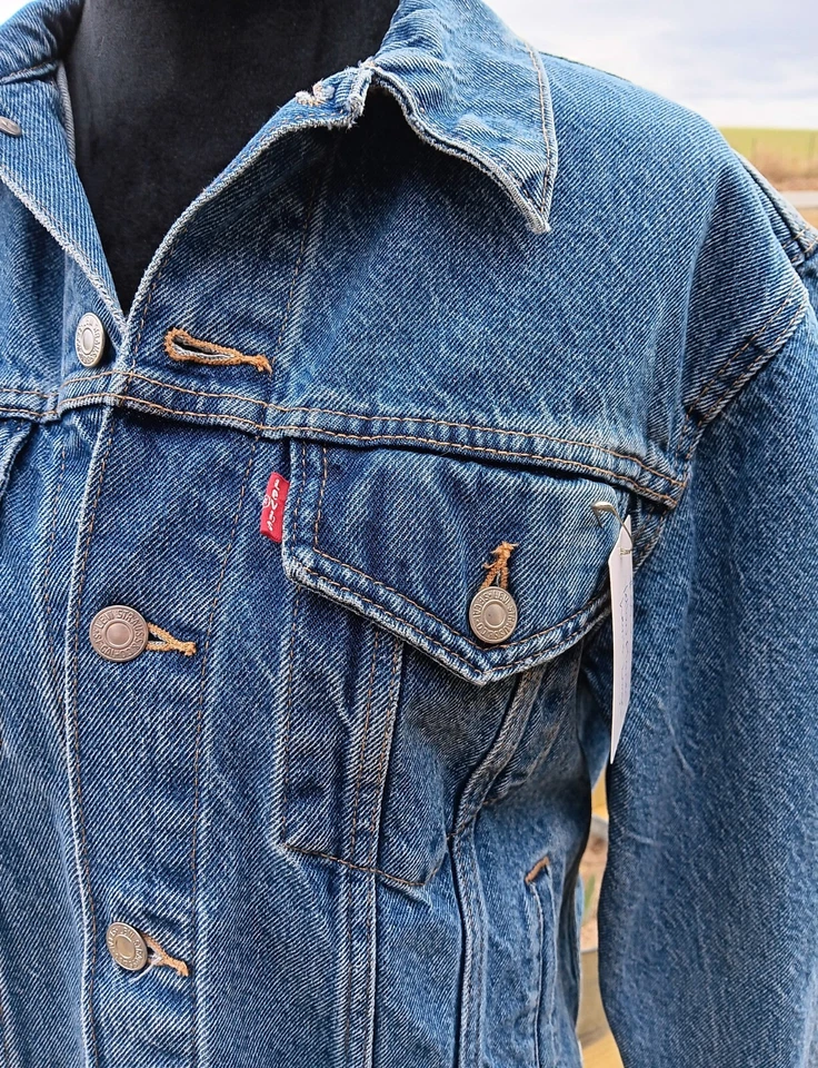 Chaqueta de mezclilla para mujer Levi's Red Tag - Flores de lino vintage recicladas - Talla L Foto 3 de 4