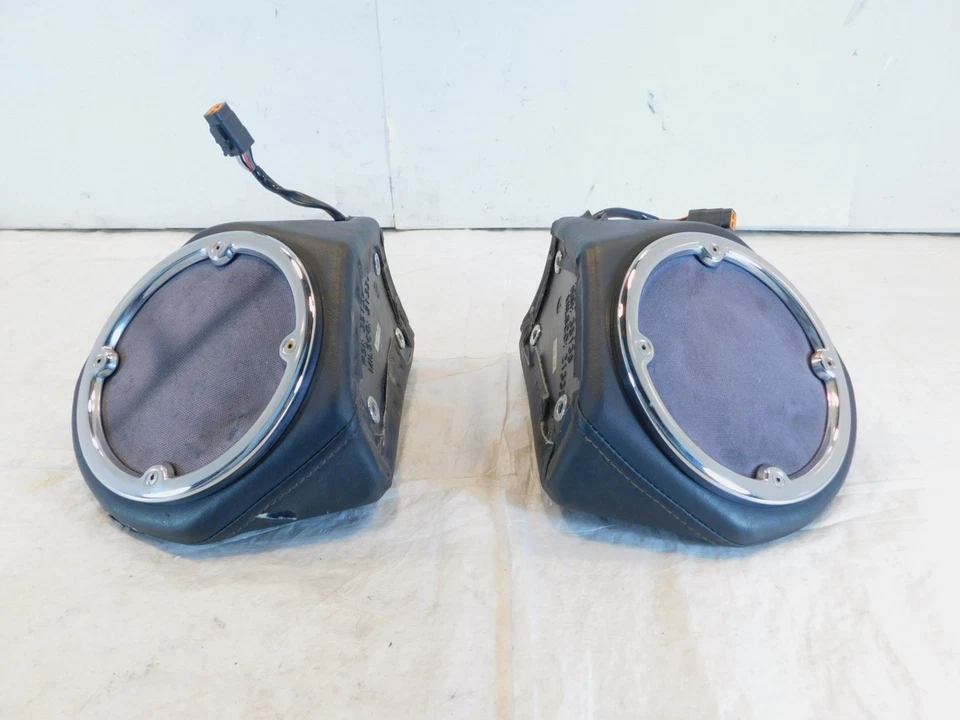 Altavoces y cajas traseros Harley Davidson Electra Glide Road Glide Tour Pak Polk Foto 3 de 4