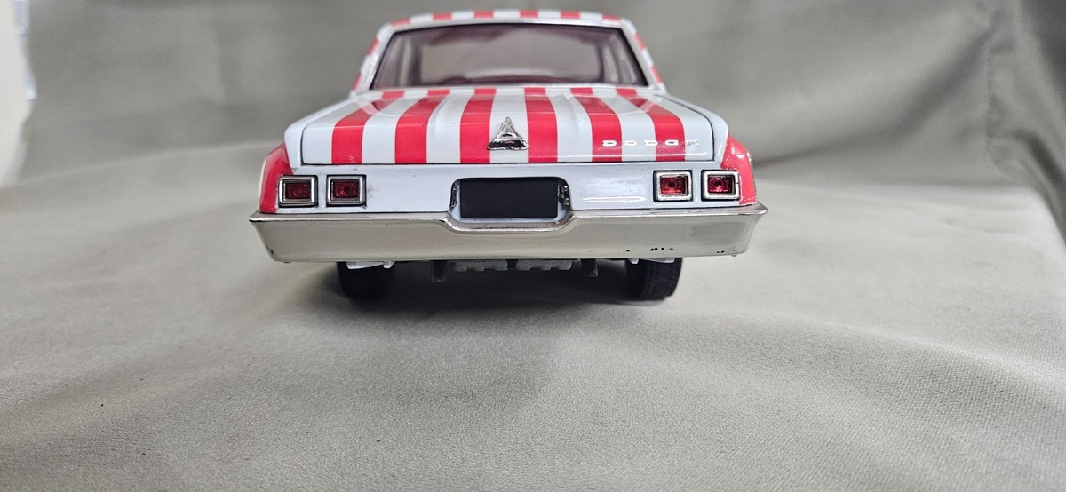 1964 DODGE 330 SUPER STOCK DRAG CAR 1:18 SCALE, MIB RAMCHARGERS