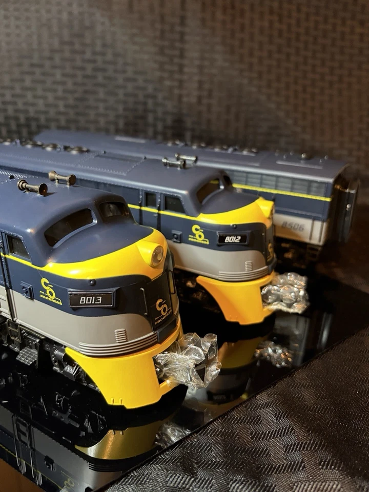 K-Line F-Seris Chesapeake & Ohio F7 ABA Diesel Loco Set 8012/8013/8506. c detail - Image 3 of 4