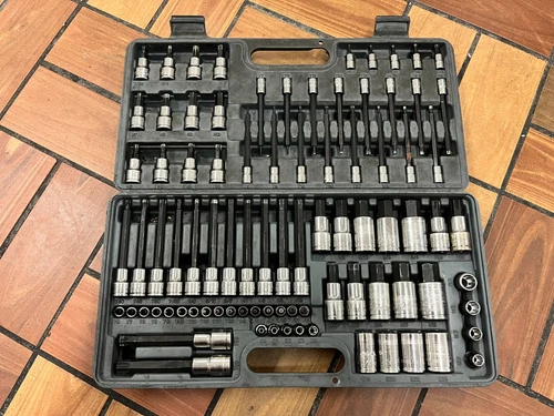 BLUE POINT 87 PC TORX/ HEX BIT SOCKET SET BLPTHC87