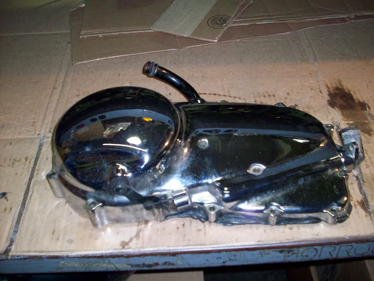 1997 KAWASAKI VULCAN 800 CLASSIC RIGHT SIDE ENGINE COVER OEM VN800 B2