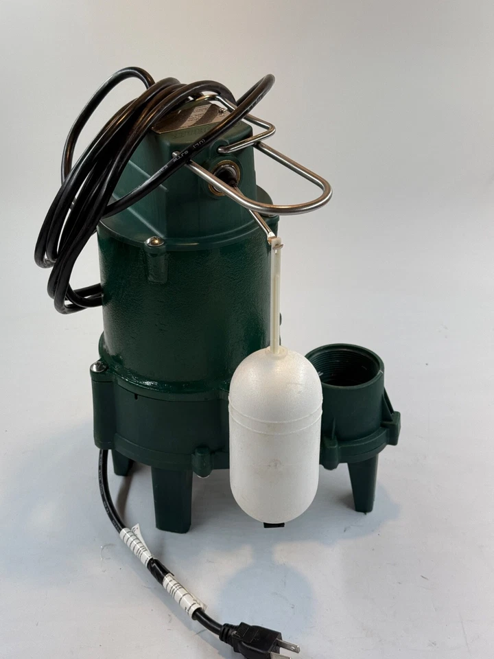 Zoeller 1263 1/2HP 103GPM Cast Iron Submersible Sewage Sump Pump - Image 2 of 4
