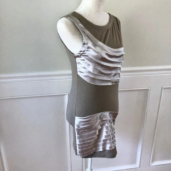 T-BAGS Stretch Jersey Layered Satin Striped Dress M - Imagem 4 de 4