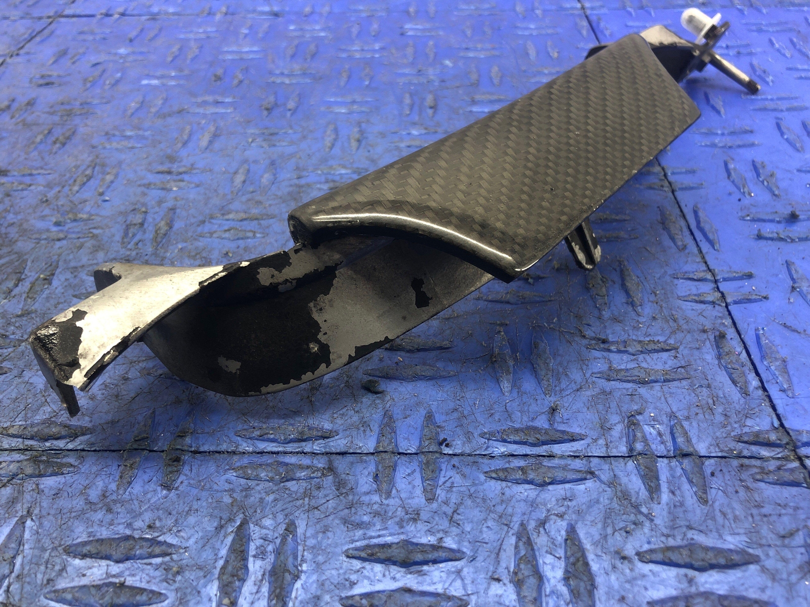 2017 - 2021 MASERATI QUATTROPORTE LEFT DASH TRIM CARBON FIBER 673008017