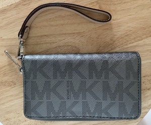 michael kors silver metallic wallet