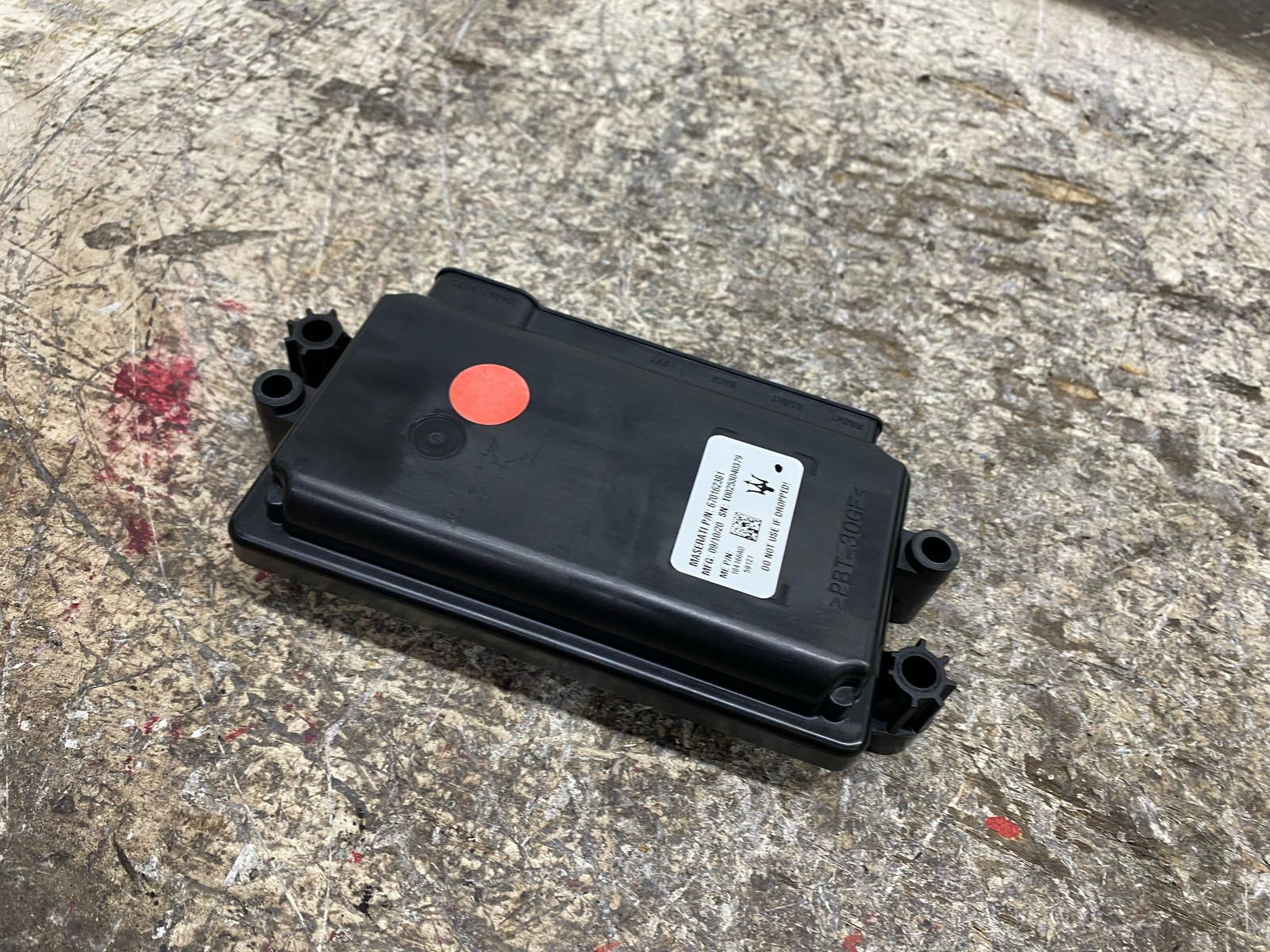 2017-2022 MASERATI LEVANTE OEM SURROND VIEW CAMERA CONTROL MODULE 670162381