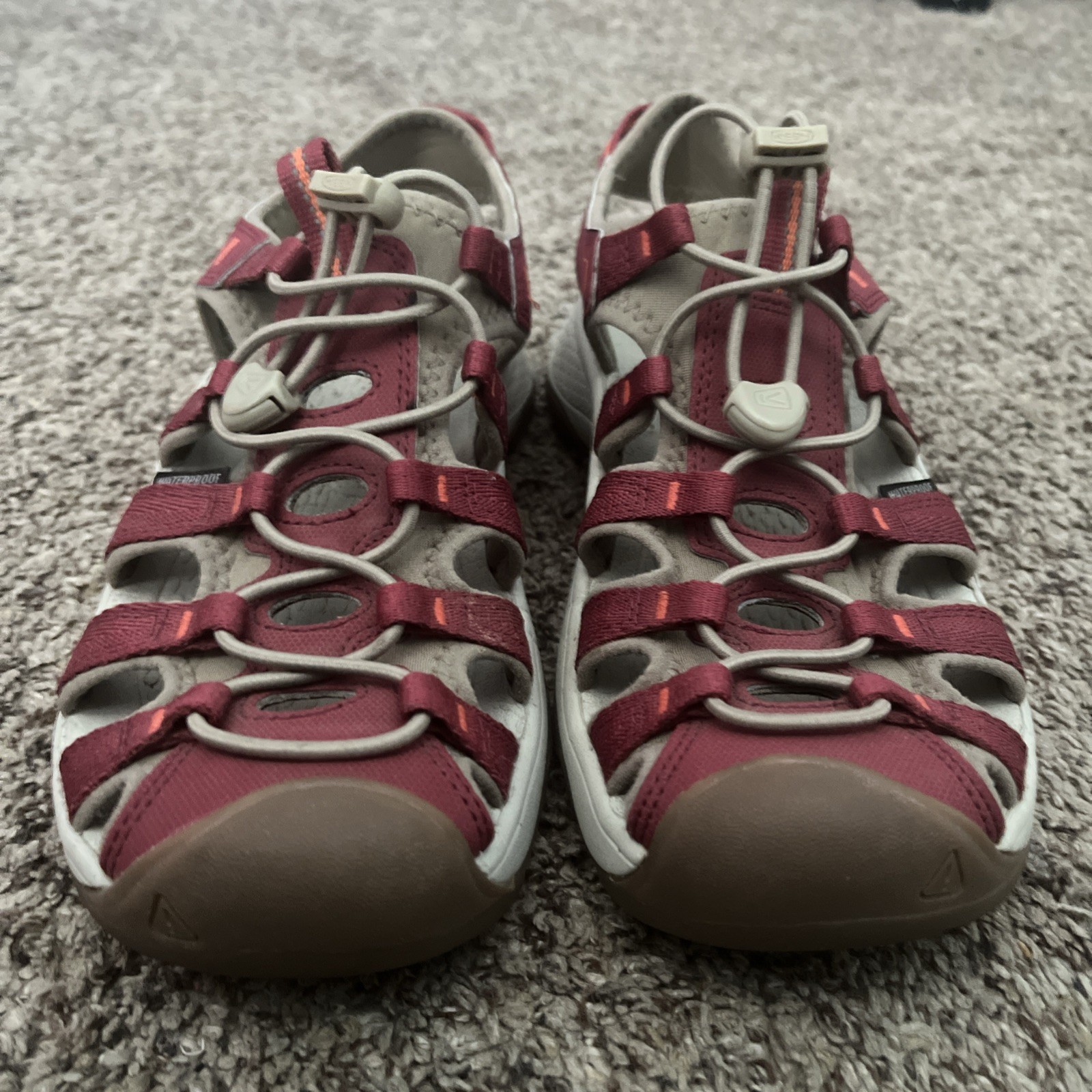 KEEN Sandali donna punta chiusa rosso marrone calzature lacci zip taglia donna 8