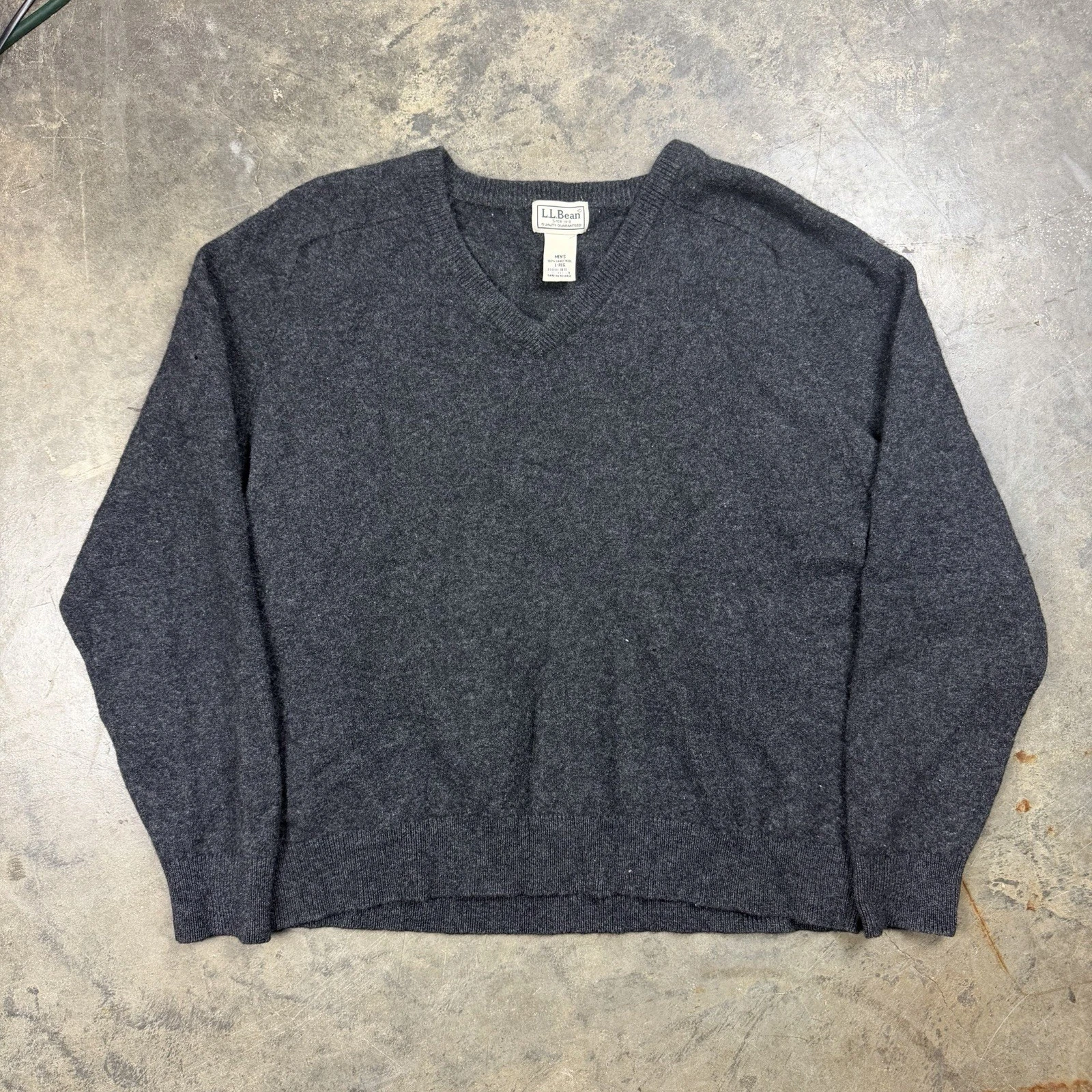 vintage 90’s L.L. Bean Men's Lambswool Pullover Sweater Regular Fit Size L