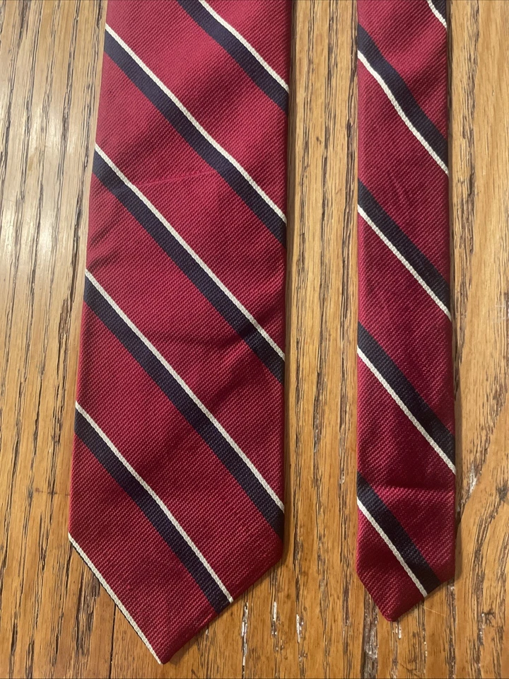 Corbata de seda vintage usada en excelente estado Marshall Field’s Repp para hombre a rayas regimiento EE. UU. Foto 4 de 4