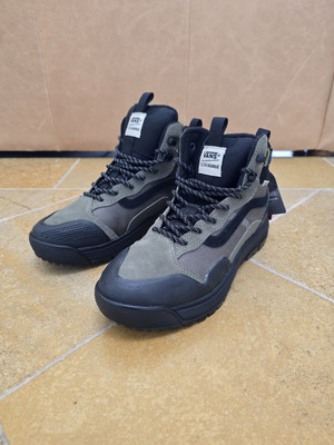 Vans UltraRange EXO Hi MTE2 Dark Olive Green Waterproof Boots Mens 7 / Women 8.5