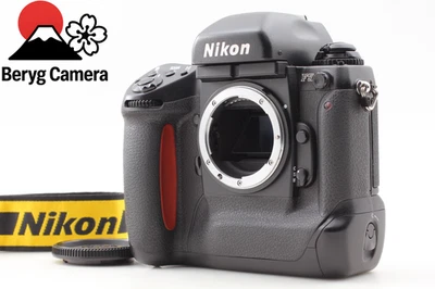 [Top NEUWERTIG mit Trageriemen] Nikon F5 analoge Spiegelreflexkamera 35 mm schwarzes Gehäuse DP-30 aus Japan - Bild 1 von 4