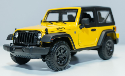 Maisto 1:18 Model Special Edition - 2014 Jeep Wrangler Diecast Yellow - Picture 12 of 16