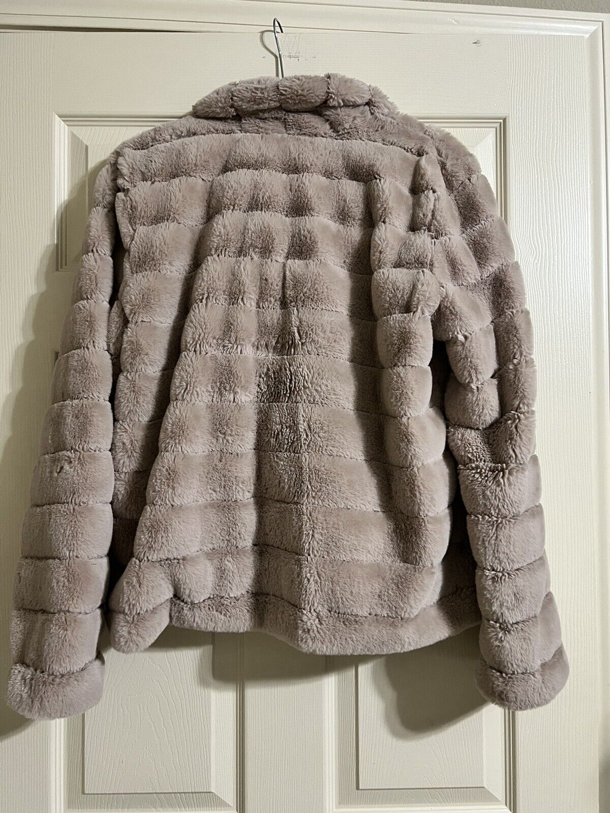 Bernardo Quilted Faux Fur Jacket Beige-Size Large - image 2