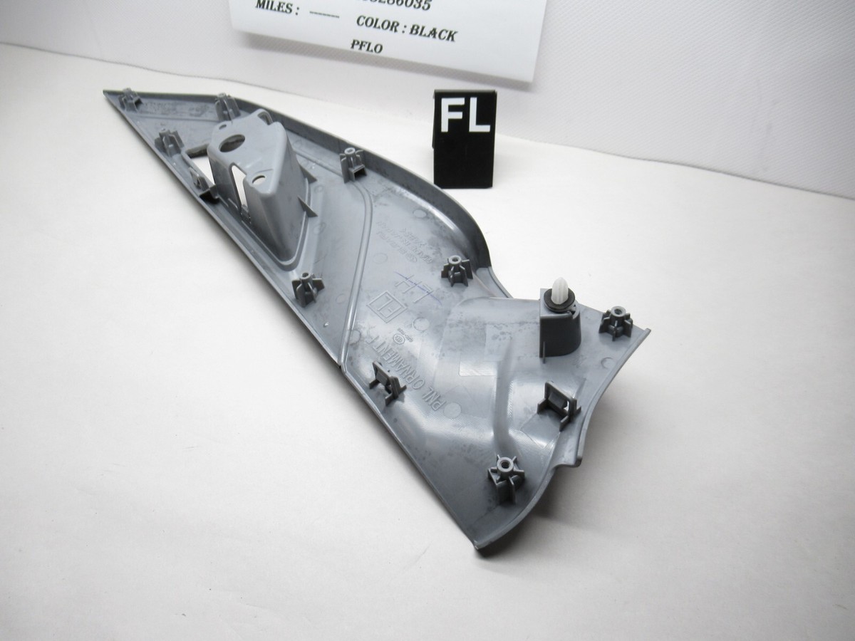 18-23 Subaru Crosstrek FL Side Interior Inner Door Handle Bezel