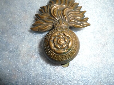 Honi Soit Qui Mal Y Pense Vintage European Coat of Arms Crest Pin