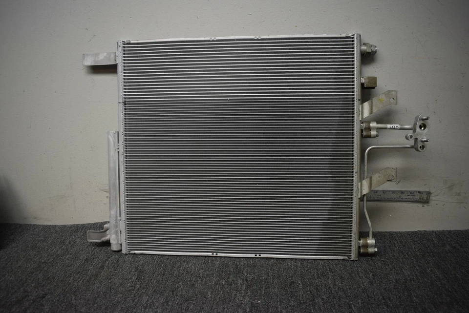 Dodge Ram 1500 2013-2017 radiador OEM de fábrica Foto 4 de 4