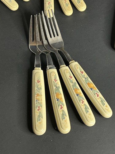 Vintage Corelle ABUNDANCE Lot of 18 Stainless Flatware Fruit Lemons Serves 3 - Picture 2 of 6