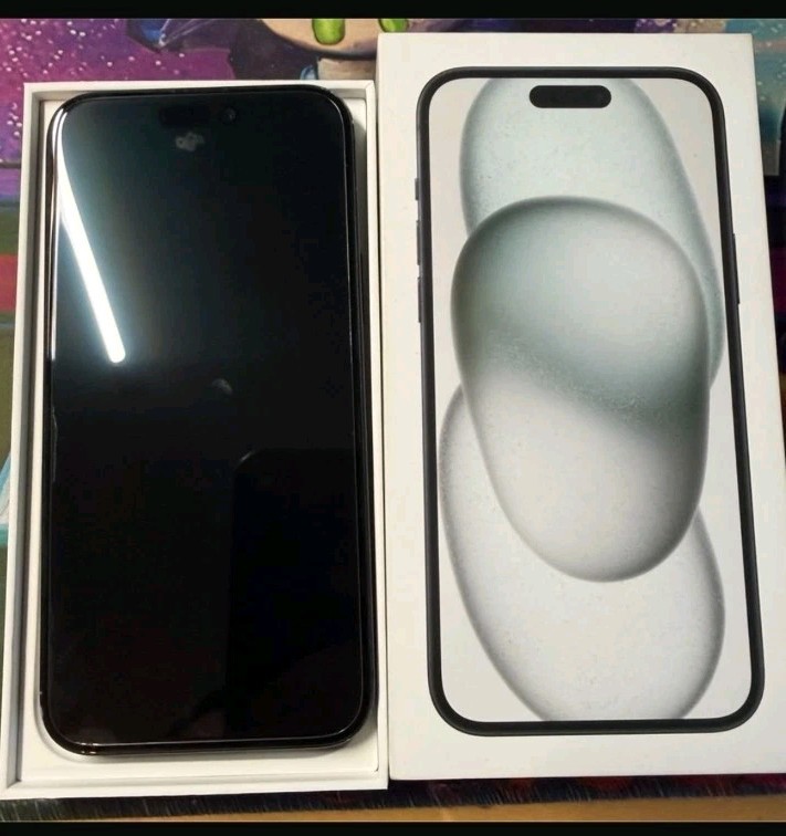 Apple iPhone 15 Plus - 128GB - Black (Unlocked)