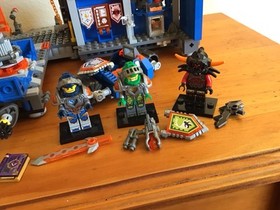 LEGO NEXO KNIGHTS: Knighton Castle (70317) 