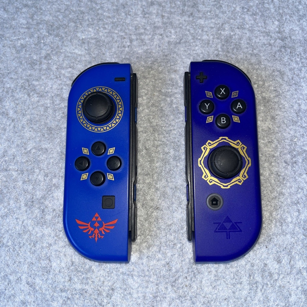 Nintendo Switch Joy-Con The Legend of Zelda Skyward Sword Edition