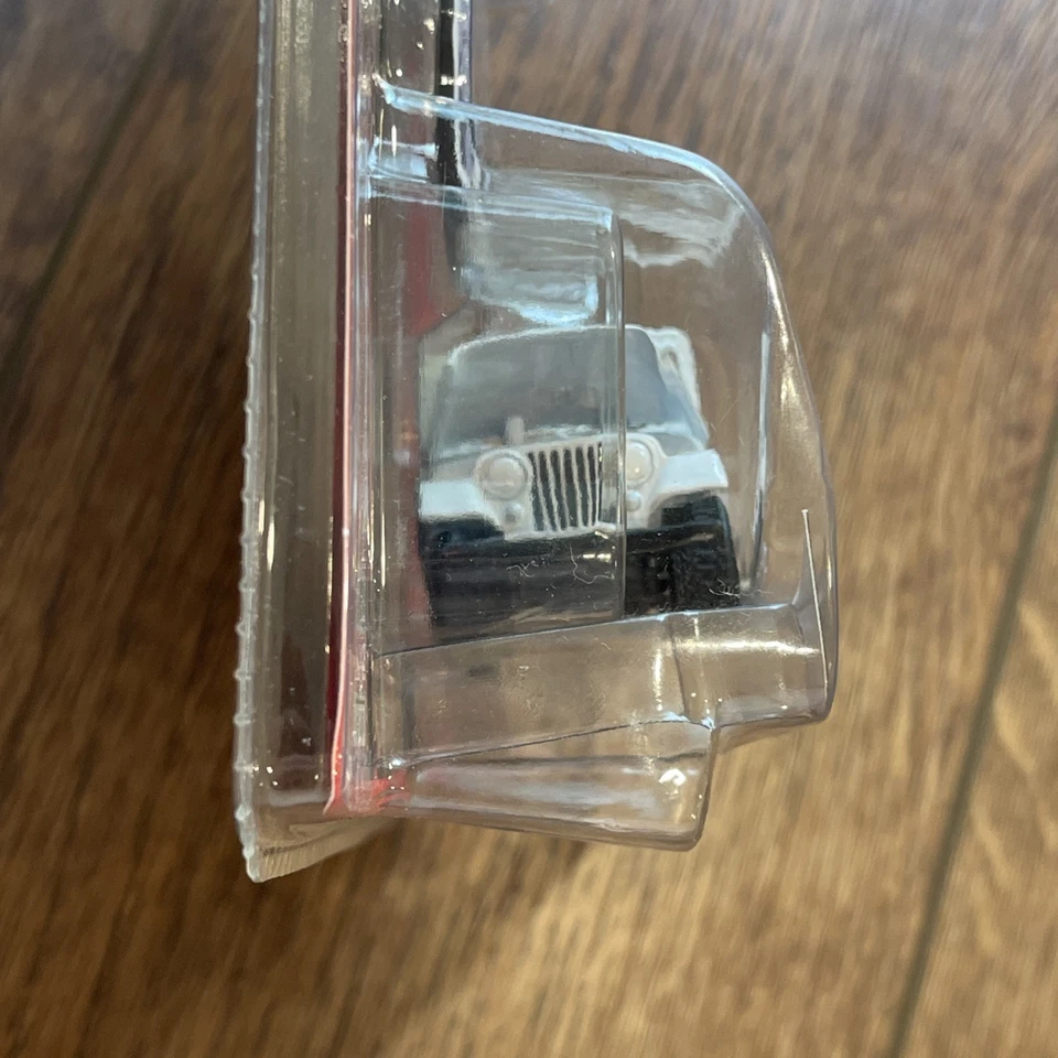 Johnny Lightning Dukes Of Hazzard DAISY'S JEEP CJ-5 R1 - Image 3 of 4