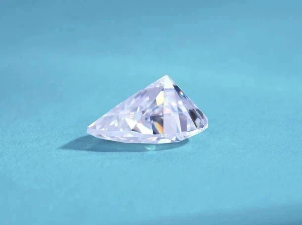 Loose CVD Lab-Grown Diamond 1.90 Ct (7x10mm) Pear -D Color, IF CLARITY Certified - Image 4 of 4