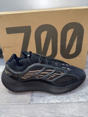 Men 9.0US Yeezy 700 V3 Alvah Tagged