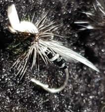 FLY FISHING FLIES SIZE 20 MIDGE BLACK CUSTOM TIED IDYLWILDE TROUT DRY FLY