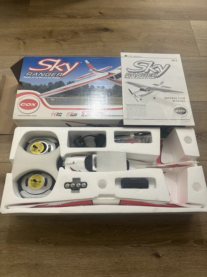 Avión eléctrico R C Cox Sky Ranger RTF con radio C de 2,4 GHz completo con caja Foto 2 de 3