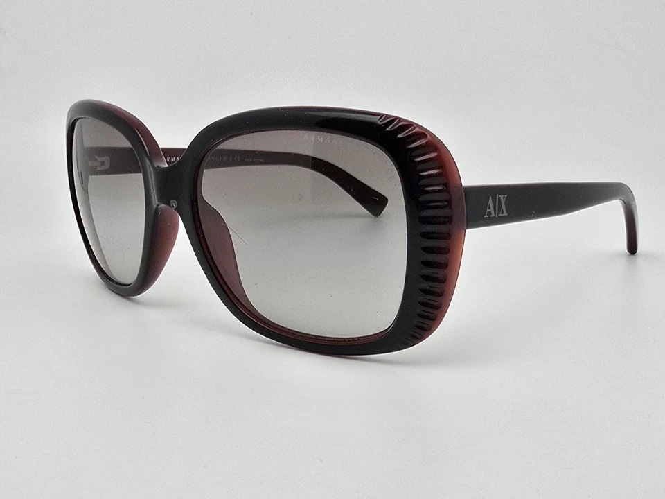 Gafas de sol Armani Exchange AX4014 8059/11 con marco de bayas negras lentes degradadas grises Foto 3 de 4