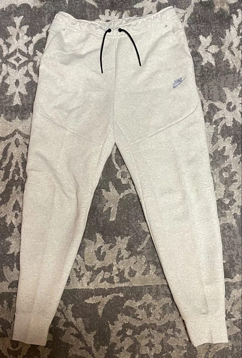 Nike tech shop fleece fit