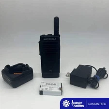 MOTOROLA SL300 UHF RADIO 99 CHANNELS AND DISPLAY BUNDLE WARRANTY AAH88QCP9JA2AN