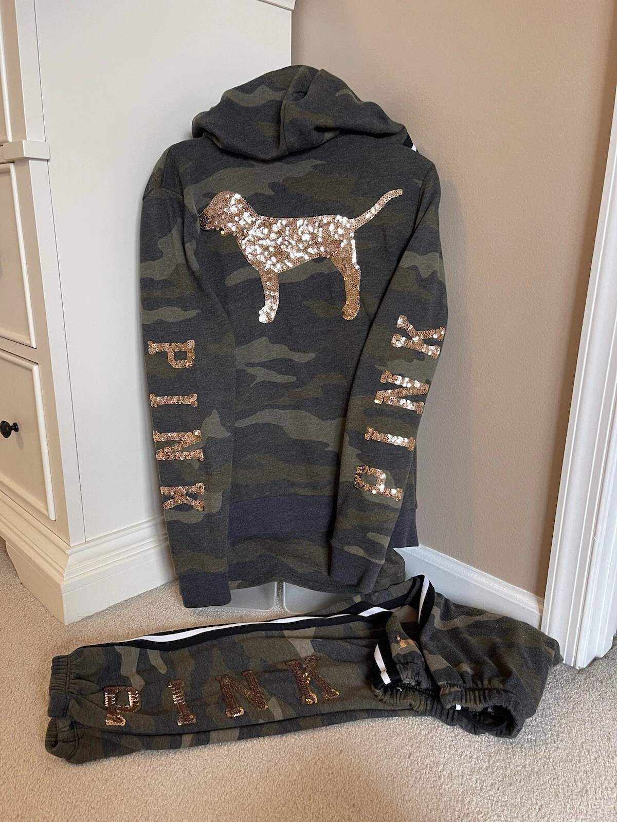 UNDERCOVER Victoria Secret Rosa Mimetico Jogget Giacca T Shirt Set Bling Taglia S 3 Pezzi Raro ?