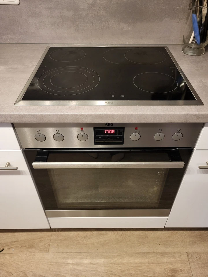 AEG Einbauherd-Set UECP43EH – gepflegt, eine Kochplatte defekt