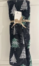 Black & White PLAID CHRISTMAS TREE 60x70” Oversized Plush Throw Blanket Forrest