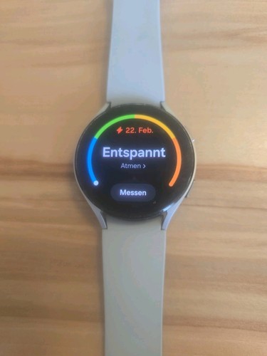 Samsung Galaxy Watch4 Comf, 44mm Aluminiumgehäuse verschiedenen Bändern - ...