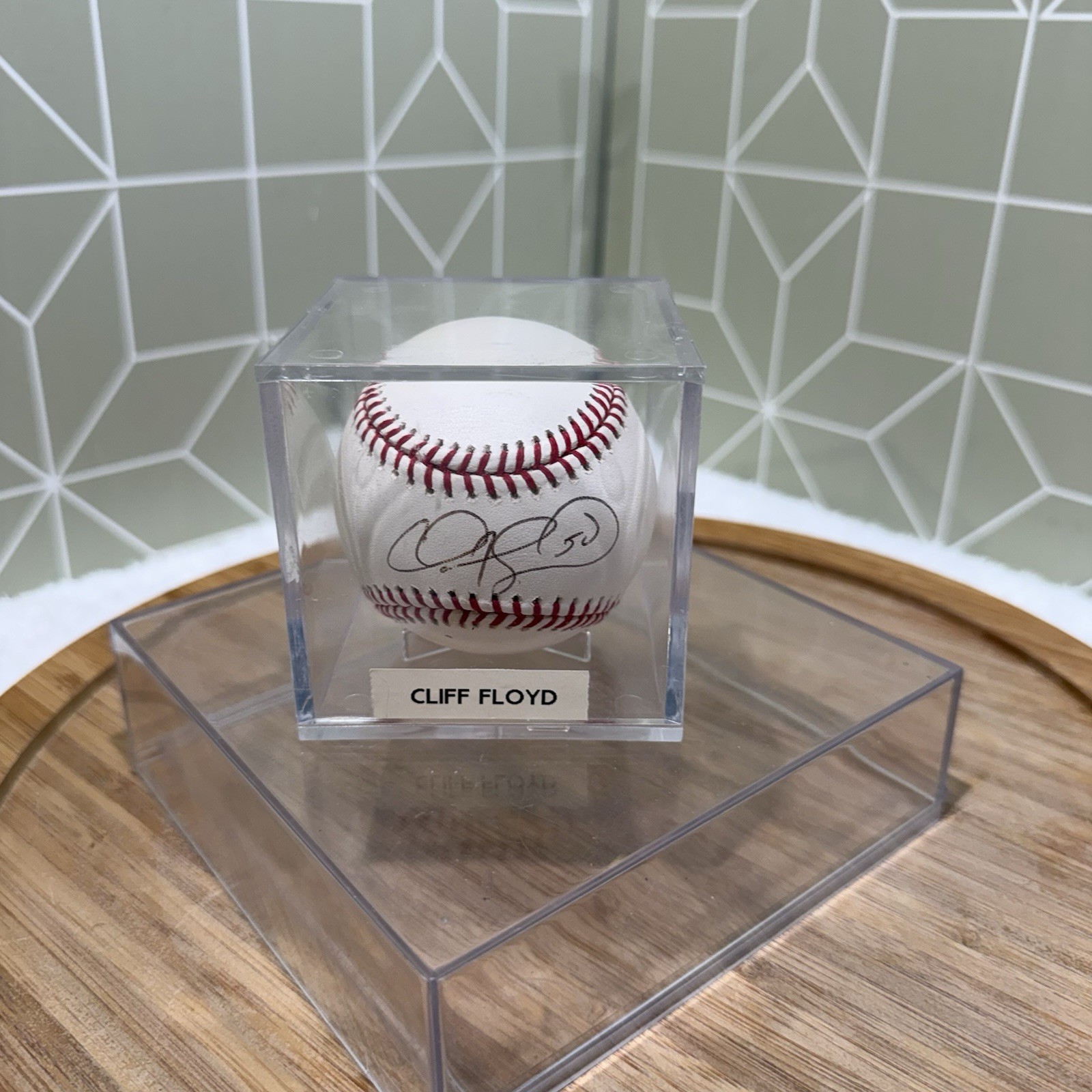 CLIFF FLOYD SIGNED RAWLINGS BASEBALL W Protective Case