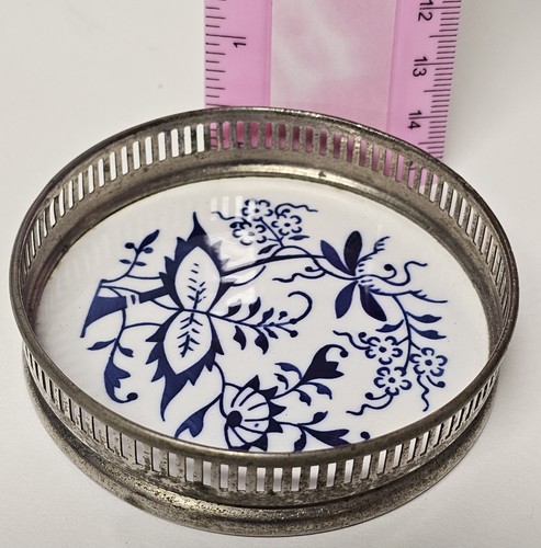 Vtg 4 Coasters Waechtersbach Porcelain & Silver Plate 1920’s Blue Onion Pattern - Picture 2 of 4