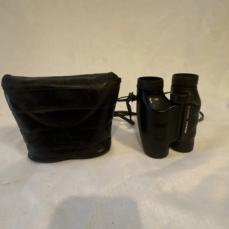 TRAVELITE III Binoculars, made NIKON -10x 25 - Black with case and strap - Image 4 of 4