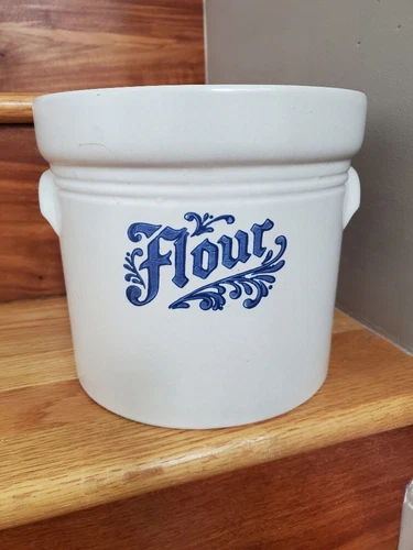 Pfaltzgraff Yorktowne Ceramic Flour Canister 7 1/4" high x 8" wide EUC - NO LID