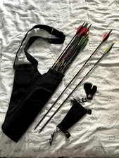 Archery Equipment (Quiver, 14 Arrows, Arm Guard, Finger Guard)