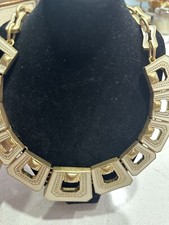 LIA SOPHIA CELEBRITY PERIS HILTON COLLECTION WHITE ENAMEL MATTE GOLD17?NECKLACE