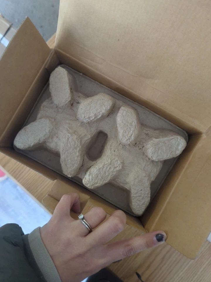 LABTEC SPIN-22 SPEAKERS NEW IN BOX - Image 4 of 4