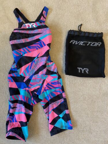 TYR Avictor Size 28 Women’s Open Back Race Suit - VGC - 2 Small Defects.