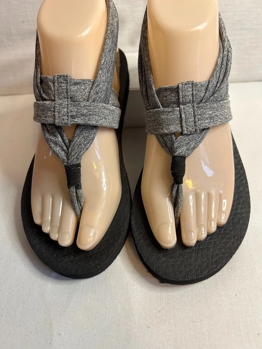 Skechers Yoga Foam Sandals Womens 6 Gray Black Thong Flip Flops