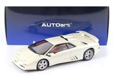 Autoart 1:18 Lamborghini Diablo SE30 Jota (Ballon White/Pearl White) 79141