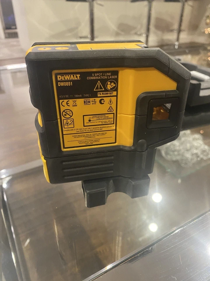 NEW Dewalt DW0851 Self Leveling Spot Beams and Horizontal Line 5 DOT RED LASER - Image 4 of 4