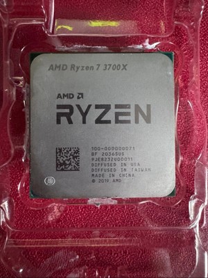 AMD Ryzen 7 3700X 3.6GHz 8-Core CPU Socket AM4 with RGB Wraith Prism